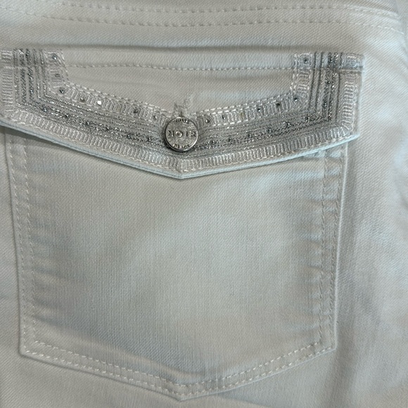 White House Black Market White Boot leg jeans - Picture 3 of 7